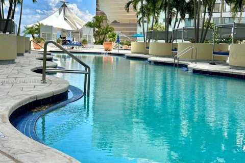 Condo in Miami, Florida, 1 bedroom  № 1814417 - photo 26