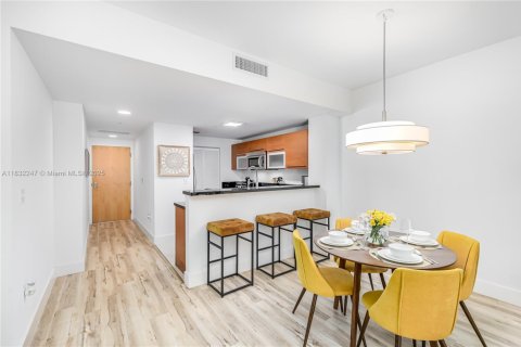 Condo in Miami, Florida, 1 bedroom  № 1814417 - photo 5