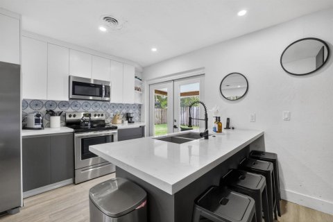 Villa ou maison à vendre à Fort Lauderdale, Floride: 3 chambres, 109.44 m2 № 2245857 - photo 14