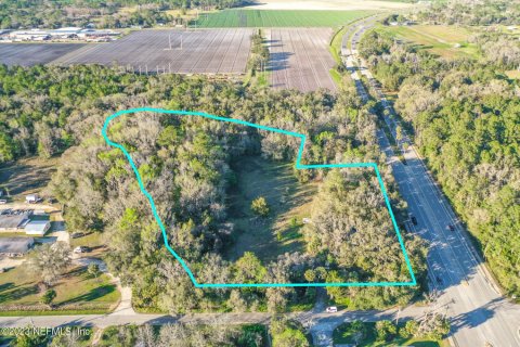 Commercial property in East Palatka, Florida № 766283 - photo 1