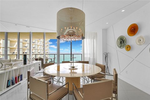 Copropriété à vendre à Bal Harbour, Floride: 4 chambres, 330.36 m2 № 1946803 - photo 5