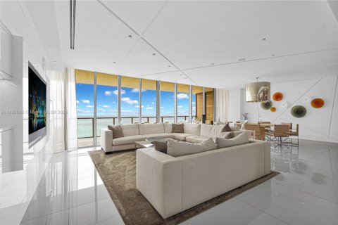 Copropriété à vendre à Bal Harbour, Floride: 4 chambres, 330.36 m2 № 1946803 - photo 2