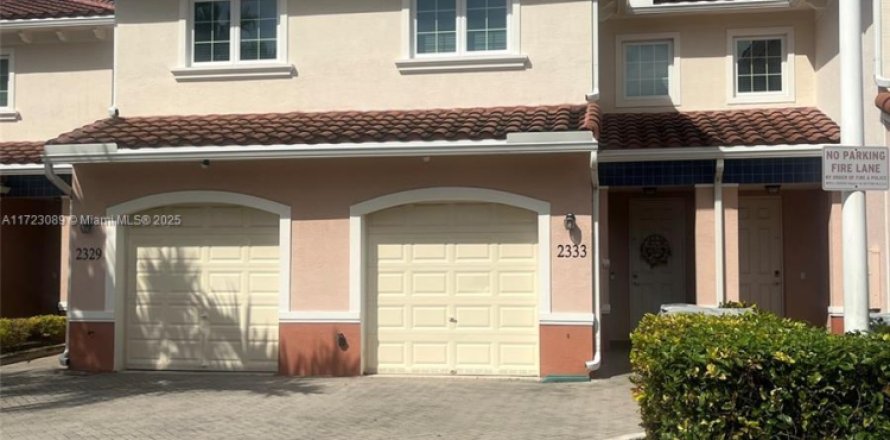 Adosado en Pompano Beach, Florida 3 dormitorios, 133.78 m2 № 1942975