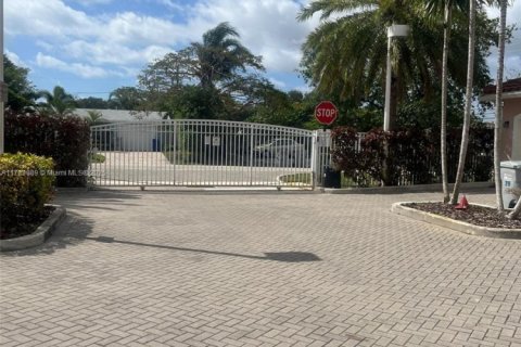 Adosado en alquiler en Pompano Beach, Florida, 3 dormitorios, 133.78 m2 № 1942975 - foto 2