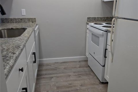 Condominio en alquiler en Gainesville, Florida, 2 dormitorios, 102.19 m2 № 1901124 - foto 7