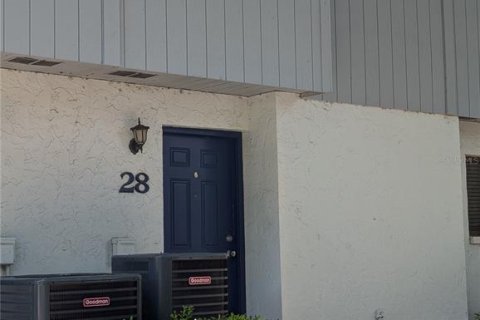 Condominio en alquiler en Gainesville, Florida, 2 dormitorios, 102.19 m2 № 1901124 - foto 1