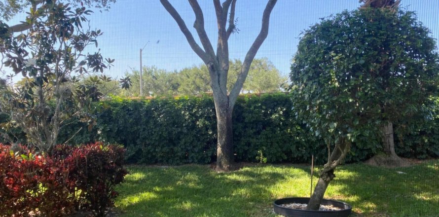 House in Boynton Beach, Florida 3 bedrooms, 169.55 sq.m. № 1172933