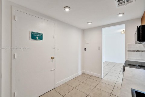 Copropriété à vendre à North Miami, Floride: 2 chambres, 95.04 m2 № 1890202 - photo 14