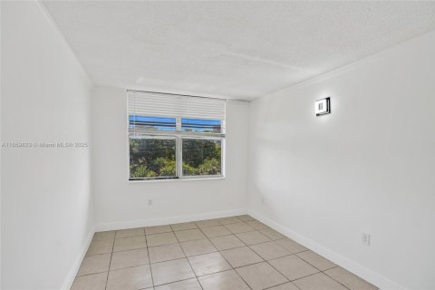 Copropriété à vendre à North Miami, Floride: 2 chambres, 95.04 m2 № 1890202 - photo 21