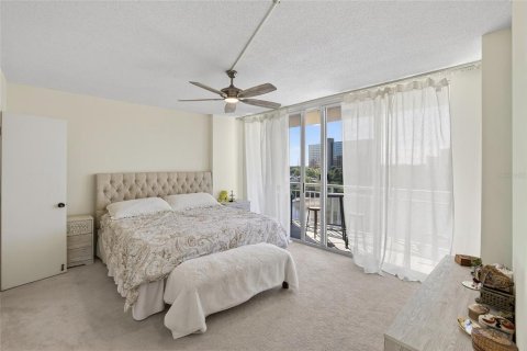 Condo in Clearwater, Florida, 2 bedrooms  № 2219316 - photo 20