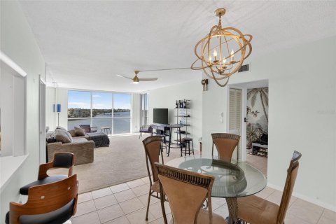 Condo in Clearwater, Florida, 2 bedrooms  № 2219316 - photo 10
