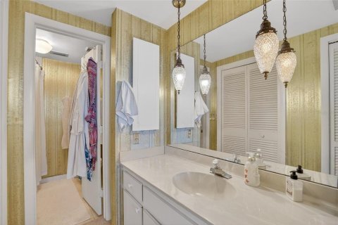 Condo in Clearwater, Florida, 2 bedrooms  № 2219316 - photo 25