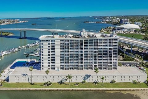 Condo in Clearwater, Florida, 2 bedrooms  № 2219316