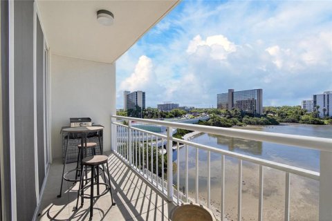 Condo in Clearwater, Florida, 2 bedrooms  № 2219316 - photo 23