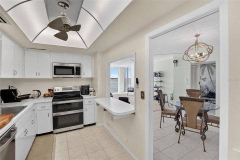 Condo in Clearwater, Florida, 2 bedrooms  № 2219316 - photo 14