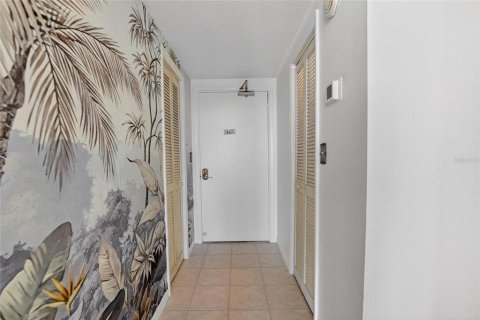 Condo in Clearwater, Florida, 2 bedrooms  № 2219316 - photo 8