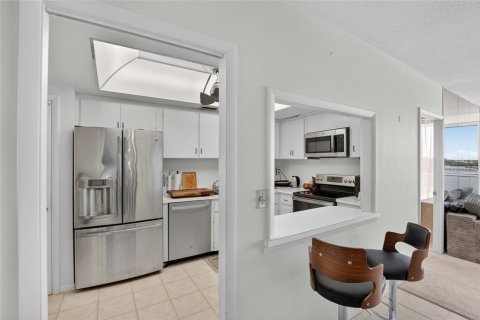 Condo in Clearwater, Florida, 2 bedrooms  № 2219316 - photo 12