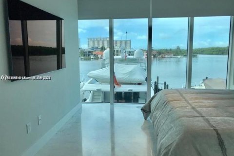 Condo in Sunny Isles Beach, Florida, 2 bedrooms  № 1715763 - photo 28