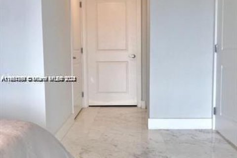 Condo in Sunny Isles Beach, Florida, 2 bedrooms  № 1715763 - photo 30