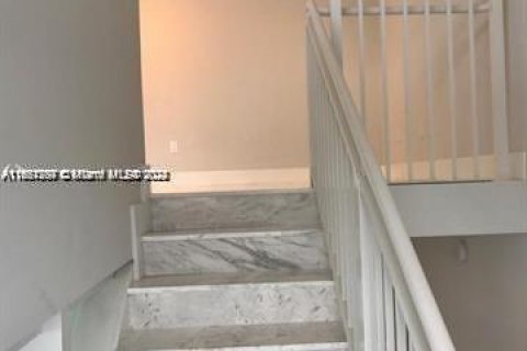 Condo in Sunny Isles Beach, Florida, 2 bedrooms  № 1715763 - photo 14