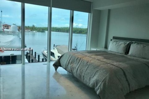 Condo in Sunny Isles Beach, Florida, 2 bedrooms  № 1715763 - photo 27