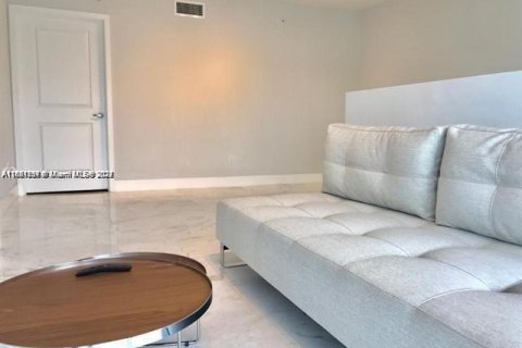 Condo in Sunny Isles Beach, Florida, 2 bedrooms  № 1715763 - photo 21