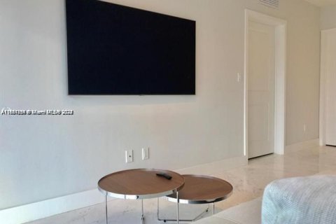 Condo in Sunny Isles Beach, Florida, 2 bedrooms  № 1715763 - photo 20