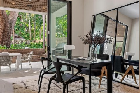 Casa en venta en Miami, Florida, 5 dormitorios, 461.91 m2 № 1949507 - foto 21