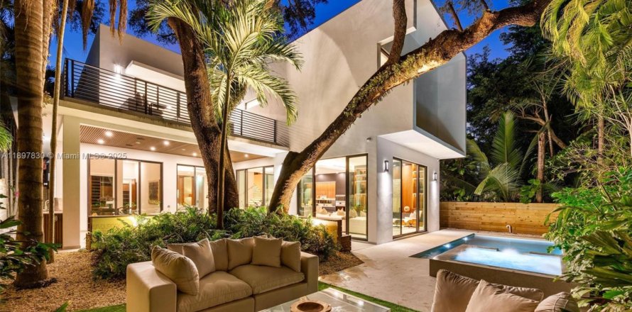 Casa en Miami, Florida 5 dormitorios, 461.91 m2 № 1949507