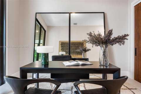 Casa en venta en Miami, Florida, 5 dormitorios, 461.91 m2 № 1949507 - foto 23