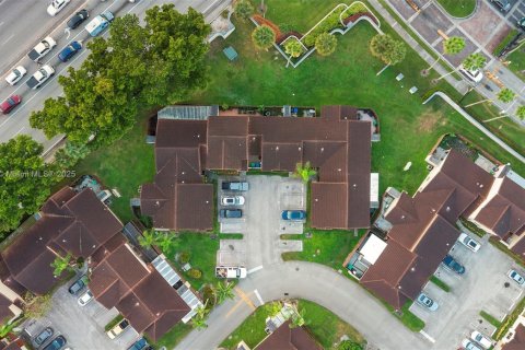 Casa en venta en Hialeah, Florida, 2 dormitorios, 92.07 m2 № 1966107 - foto 29