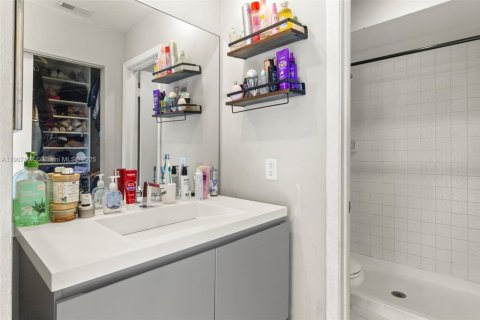 Casa en venta en Hialeah, Florida, 2 dormitorios, 92.07 m2 № 1966107 - foto 22