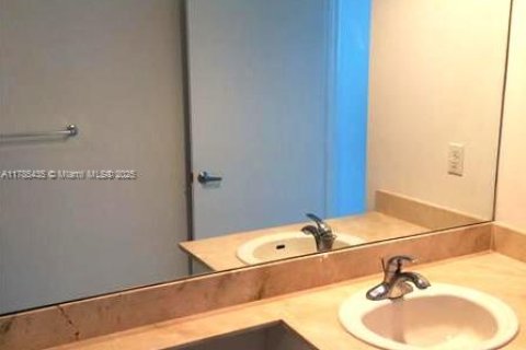 Condominio en venta en Miami, Florida, 2 dormitorios, 108.6 m2 № 1875476 - foto 12