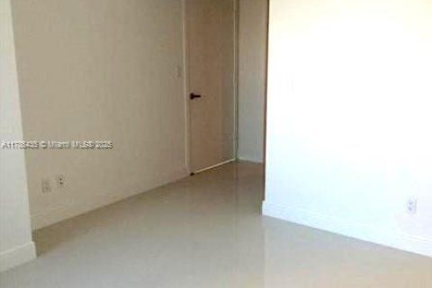 Condominio en venta en Miami, Florida, 2 dormitorios, 108.6 m2 № 1875476 - foto 8