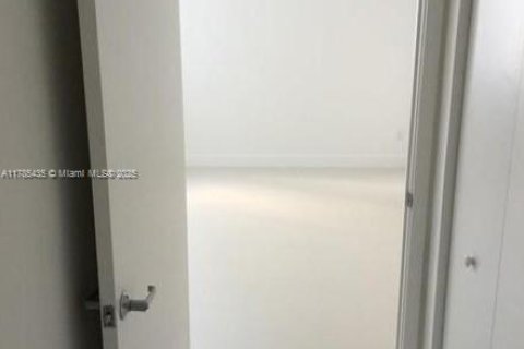 Condominio en venta en Miami, Florida, 2 dormitorios, 108.6 m2 № 1875476 - foto 16