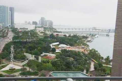 Condominio en venta en Miami, Florida, 2 dormitorios, 108.6 m2 № 1875476 - foto 1