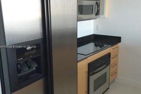 Condominio en venta en Miami, Florida, 2 dormitorios, 108.6 m2 № 1875476 - foto 4