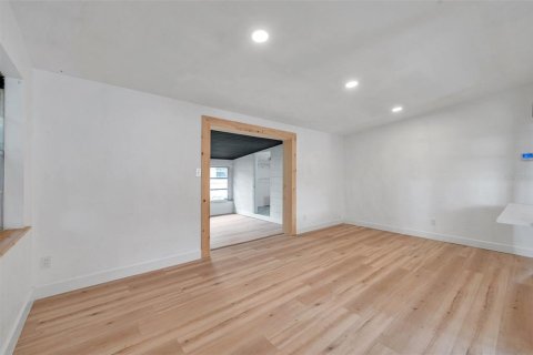 Casa en venta en Saint Petersburg, Florida, 3 dormitorios, 96.9 m2 № 1810754 - foto 12
