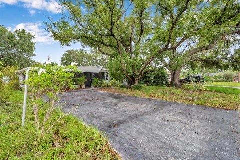 Casa en venta en Saint Petersburg, Florida, 3 dormitorios, 96.9 m2 № 1810754 - foto 2
