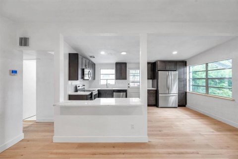 Casa en venta en Saint Petersburg, Florida, 3 dormitorios, 96.9 m2 № 1810754 - foto 11