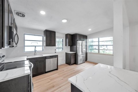 Casa en venta en Saint Petersburg, Florida, 3 dormitorios, 96.9 m2 № 1810754 - foto 10