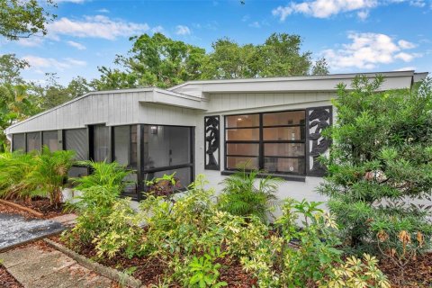 Casa en venta en Saint Petersburg, Florida, 3 dormitorios, 96.9 m2 № 1810754 - foto 1