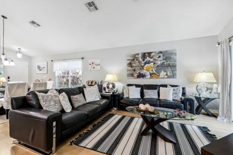 Casa en alquiler en Kissimmee, Florida, 4 dormitorios, 146.97 m2 № 1869632 - foto 5