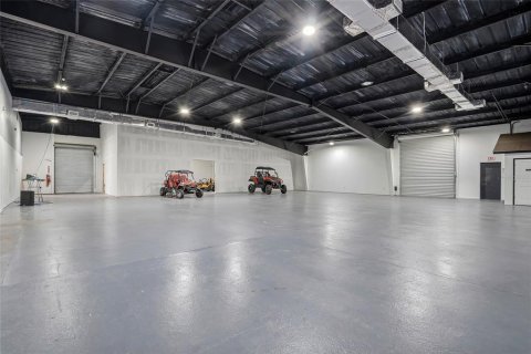 Immobilier commercial à vendre à Dover, Floride: 1124.12 m2 № 2207874 - photo 26