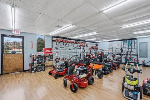 Commercial property in Dover, Florida 1124.12 sq.m. № 2207874 - photo 27