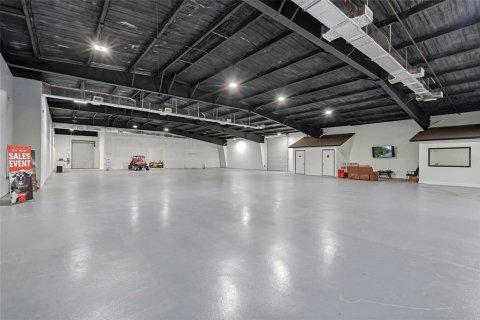 Commercial property in Dover, Florida 1124.12 sq.m. № 2207874 - photo 29