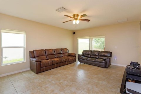 House in Groveland, Florida 4 bedrooms, 158.96 sq.m. № 1760127 - photo 4