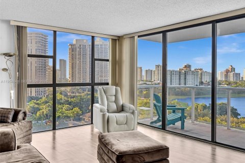 Condo à Aventura, Floride, 2 chambres  № 2079877