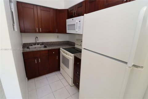 Apartamento en alquiler en Fort Lauderdale, Florida, 1 dormitorio, 60.39 m2 № 2025845 - foto 16