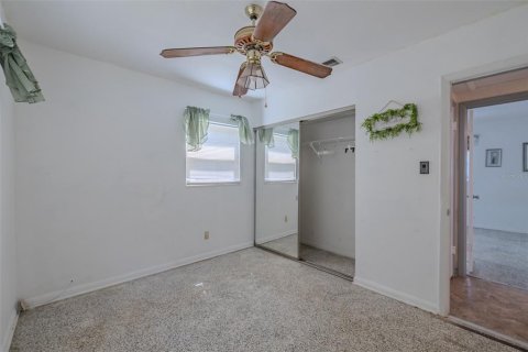 House in Brandon, Florida 2 bedrooms, 128.95 sq.m. № 2304502 - photo 15
